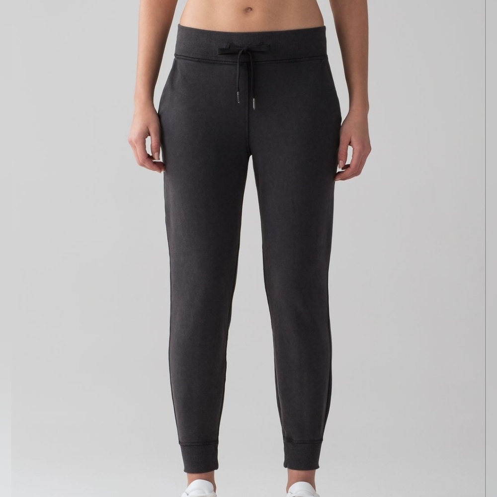 Lululemon Loop Back Jogger (28"), Grey Wash, Size 4